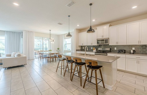 Kissimmee House | Spacious 6-Bedroom Retreat - Games Room, Private Pool, Spa & Full Resort Access – Close to Disney!