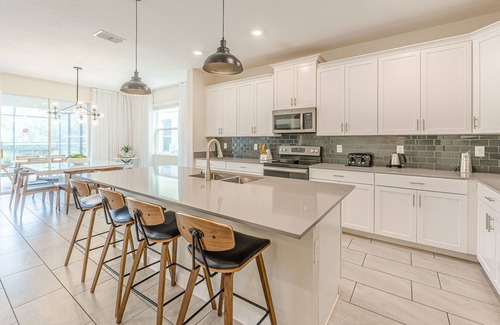 Kissimmee House | Spacious 6-Bedroom Retreat - Games Room, Private Pool, Spa & Full Resort Access – Close to Disney!