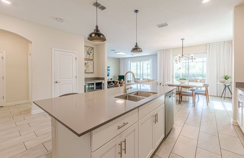Kissimmee House | Spacious 6-Bedroom Retreat - Games Room, Private Pool, Spa & Full Resort Access – Close to Disney!