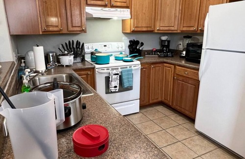 Navarre Apartment | Spacious, 6 Sleeper, 2 Kings, 4 Mi. to the Beach