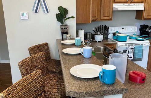 Navarre Apartment | Spacious, 6 Sleeper, 2 Kings, 4 Mi. to the Beach
