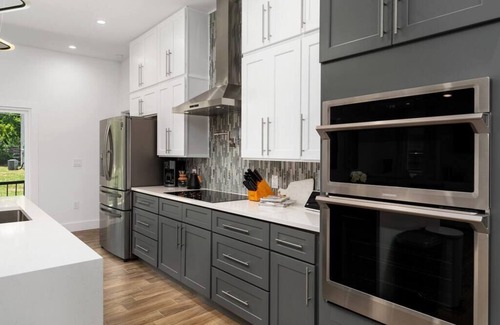 McNeil House | Spacious 6BR Gateway w/Two Houses & Pool