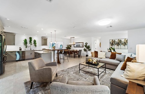 Davie House | Spacious 6BR w/POOL & Tons of Games