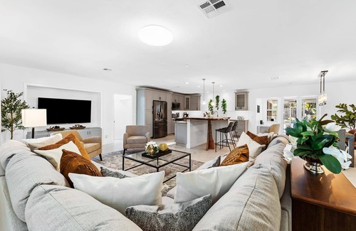 Davie House | Spacious 6BR w/POOL & Tons of Games