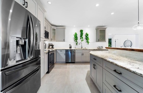 Davie House | Spacious 6BR w/POOL & Tons of Games