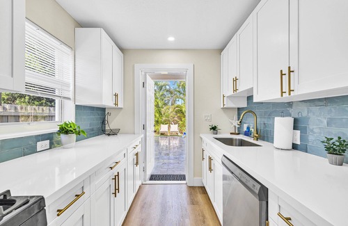 Delray Beach House | Spacious 8-bedroom house in Delray Beach Steps From Atlantic Av. Heated Pool.
