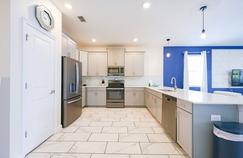 Davenport Villa | Spacious 8-bedroom villa in Championsgate, Private Pool, Water Park,Clubhouse