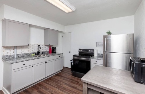 Sherman Hill House | Spacious 9BR Home~Ideal for Groups~Near Downtown