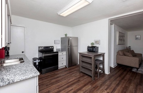 Sherman Hill House | Spacious 9BR Home~Ideal for Groups~Near Downtown