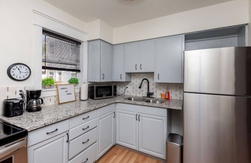 Sherman Hill House | Spacious 9BR Home~Ideal for Groups~Near Downtown