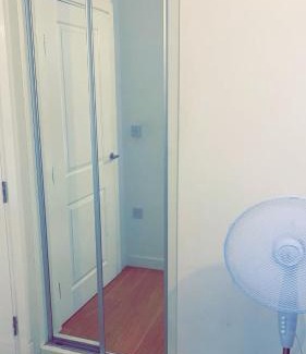 Belvedere Apartment | Spacious Amazing Luxury En-suite double room with free parking in a two bedroom apartment
