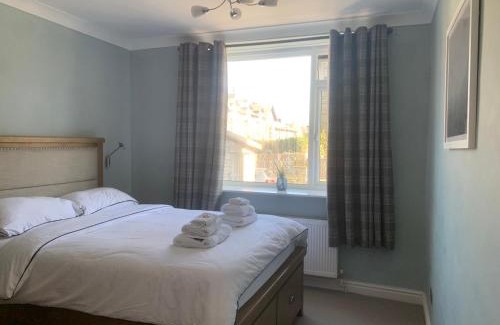 Ilkley Apartment | Spacious and bright 1 - bedroom rental unit