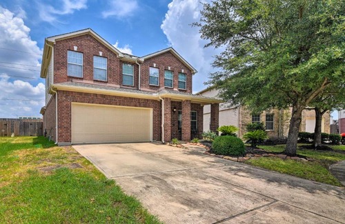 Katy House | Spacious and Central Katy Retreat 27 Mi to Houston!