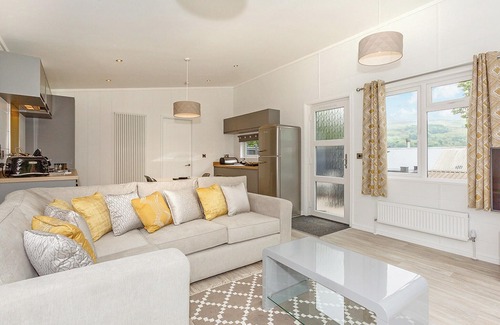 Aysgarth Ski Chalet | Spacious and contemporary lodge with one double with en suite shower and one twin.
