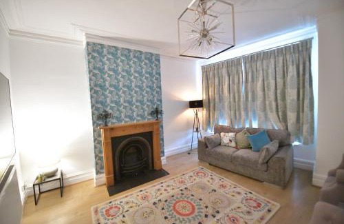 Offerton Park House | Spacious and Cosy Double Room Stockport
