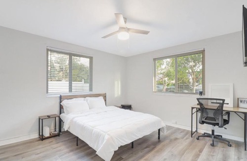 Miramar House | Spacious and luxurious home centrally located between Miami and Ft. Lauderdale