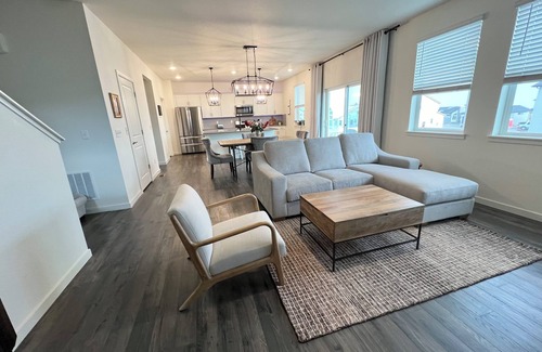 Colorado Springs House | Spacious and meticulous 4-BR house in wonderful Colorado Springs with AC, WiFi