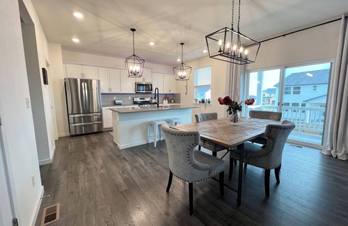 Colorado Springs House | Spacious and meticulous 4-BR house in wonderful Colorado Springs with AC, WiFi