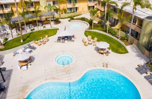 Solana Beach Apartment | Spacious and Modern Studio with Balcony and Outdoor Pool