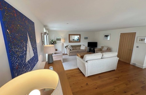Salcombe House | Spacious and Modern Seaside Home, 5 mins wlk from the centre of Salcombe