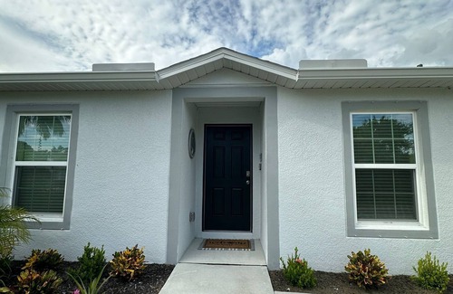 Port Charlotte House | Spacious and private bedroom in a modern new home in Port Charlotte with AC,WiFi