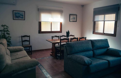 Armilla Villa | Spacious and private house near Granada