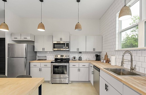 Downtown Apartment | Spacious and Stunning Studio with Large Kitchen!