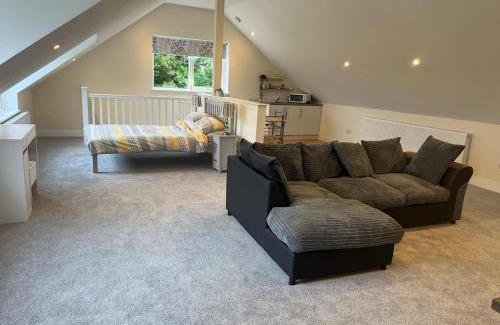 Lydiard Millicent Apartment | Spacious apartment with Hot Tub & Games Room