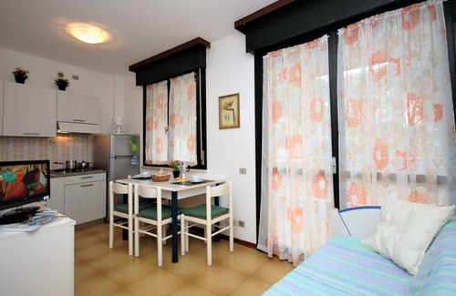 Lignano Riviera Apartment | Spacious apartment with pool access in exclusive residence