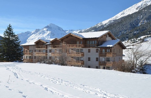 Val Cenis Apartment | Spacious apartment at the foot of the slopes, 2 bedrooms, wifi, parking included