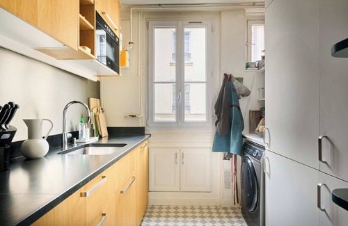 Porte-Saint-Martin Apartment | SPACIOUS apartment for 4 people - Family - Parisian - Quiet