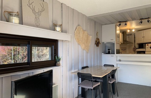 Pra Loup Apartment | Spacious apartment for 8 ppl, near slopes, mountain view at Pra Loup