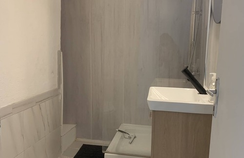 Gambetta Apartment | Spacious apartment in the center of town, ideal for friends or family