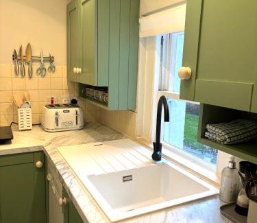 Leith Apartment | Spacious Apartment in Central Edinburgh