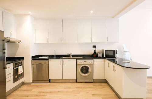 Dubai Marina Apartment | spacious apartment in Dubai Marina with Sea view - 5 minutes from the beach