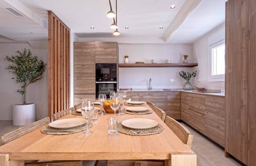 Centro - Sagrario Apartment | Spacious apartment in Granada center. San jerónimo
