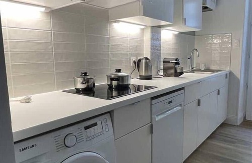 Faubourg Apartment | Spacious apartment in Nîmes for 8 people