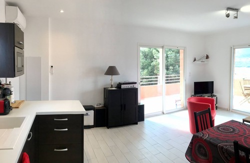 Propriano Apartment | Spacious apartment with sea view, swimming pool, near beaches and harbor