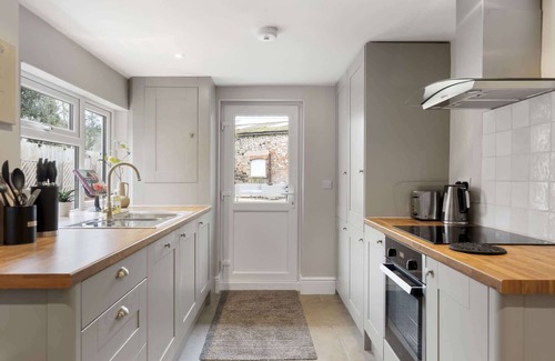 Barnstaple Apartment | Spacious Apartment with Courtyard, Barnstaple