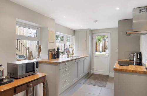 Barnstaple Apartment | Spacious Apartment with Courtyard, Barnstaple
