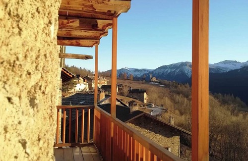 Morinesio Apartment | Spacious apartment with balcony and wonderful view of the mountains.