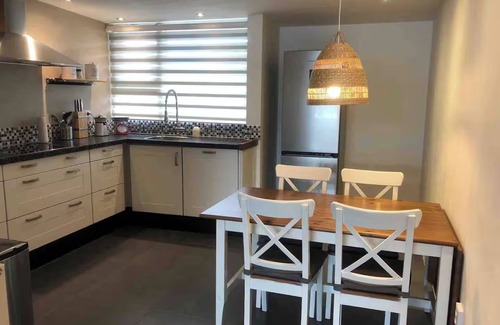 De Koog Apartment | Spacious apartment within walking distance of the beach