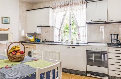 Muros Apartment | Spacious apartment with panoramic views of the bay Ría de Muros e Noia.