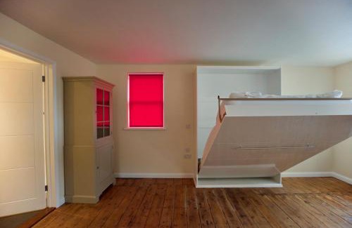 Ipswich Apartment | Spacious Apartment with Roof Terrace, near The Waterfront, Ipswich