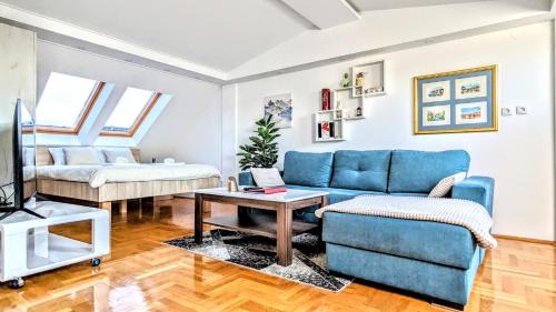 Novi Sad Apartment | Spacious & attractive 600m-7minuta hoda od centra, mogucnost za parking-apartmani-nsmilos