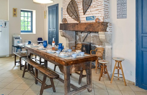 Villeneuve-sur-Lot House | Spacious, authentic property with pretty outdoor pool and tennis court.