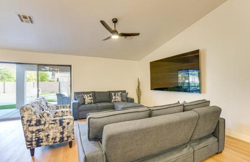 Springer Ranch House | Spacious Backyard with Putting Green! Peoria Retreat