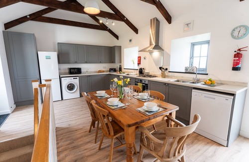 Saint Erth Praze House | Spacious Barn/Garden/Parking/Beaches, Marazion & Hayle 4 miles/St Ives 7 miles