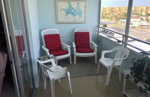 North Redington Beach Condo | Spacious Beachfront Condo on Gorgeous Redington Beach!