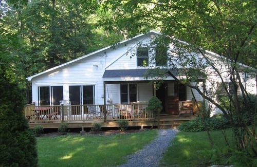 Richmond House | Spacious Berkshire Summer Rental, Private Dock on Lake 3 BR/2b